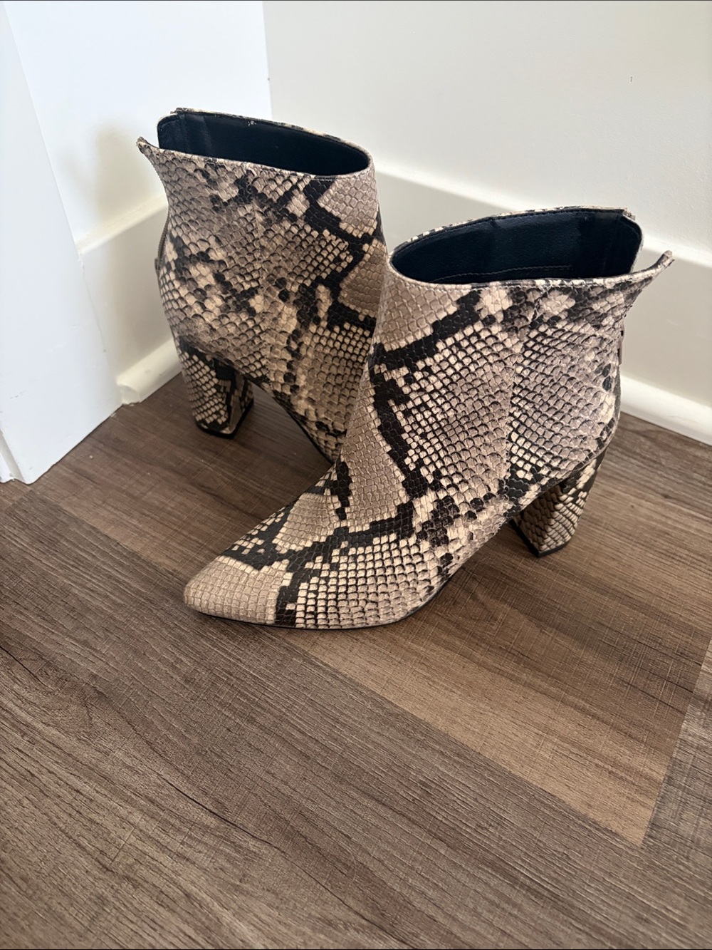 Chelsea & Violet Snake-Print Pointed Toe Ankle Boots - Beige/Black